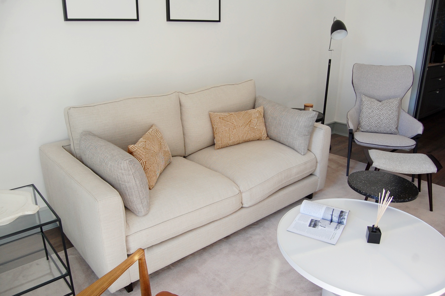 Apartamento minimalista projeto Ocre Design de Interiores