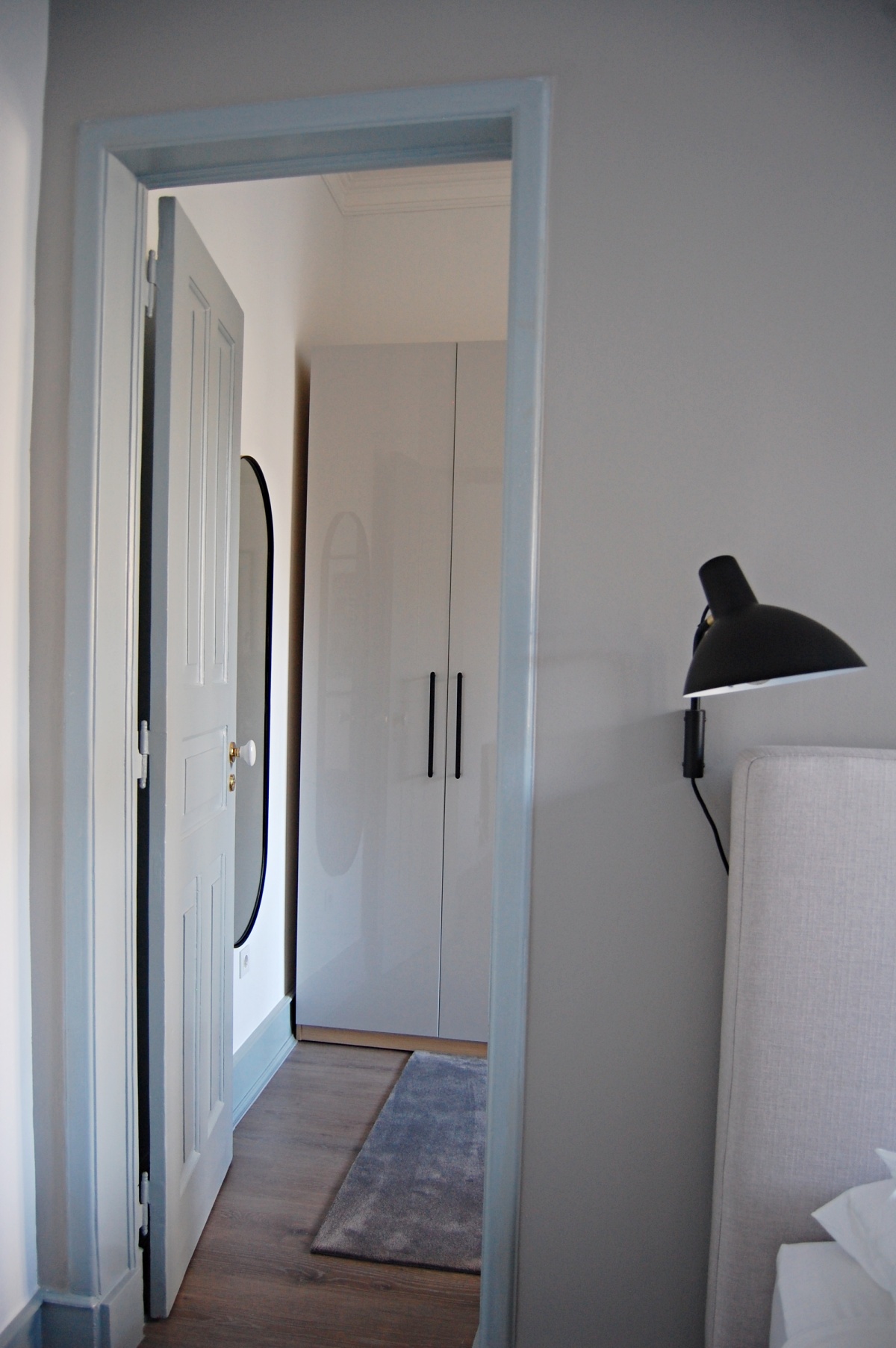 Apartamento minimalista projeto Ocre Design de Interiores