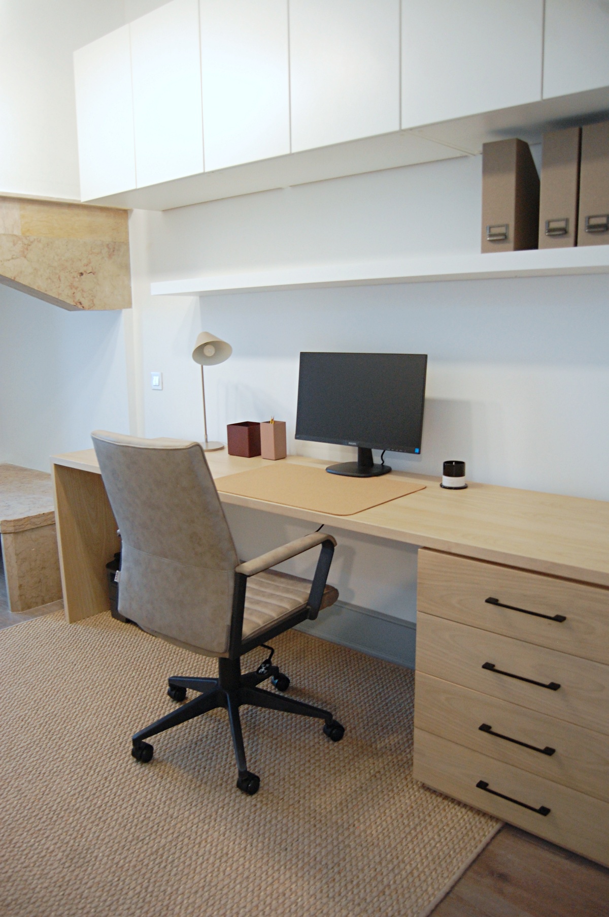 Apartamento minimalista projeto Ocre Design de Interiores